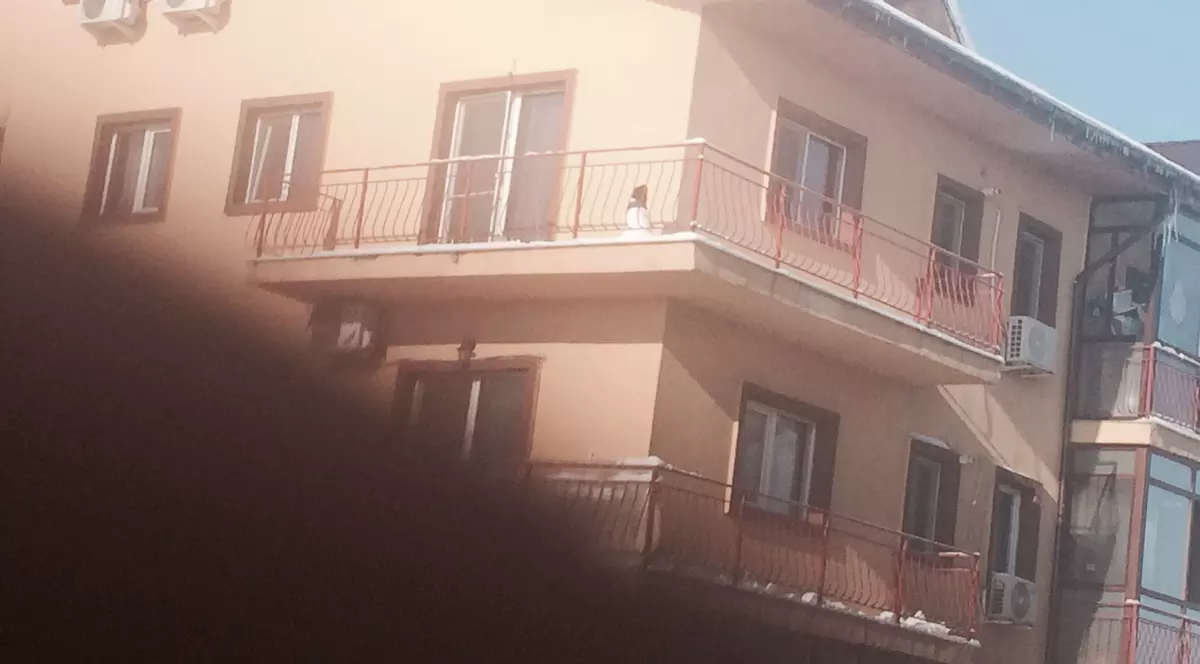 Ce ŞI-AU CONSTRUIT nişte bucureşteni ÎN BALCON?! Aşa ceva NU CREDEAI că ai să vezi! FOTO