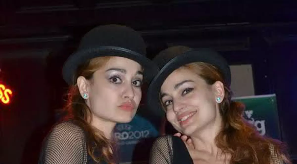 Gabriela Modorcea și Mihaela Modorcea, gemenele din trupa Indiggo