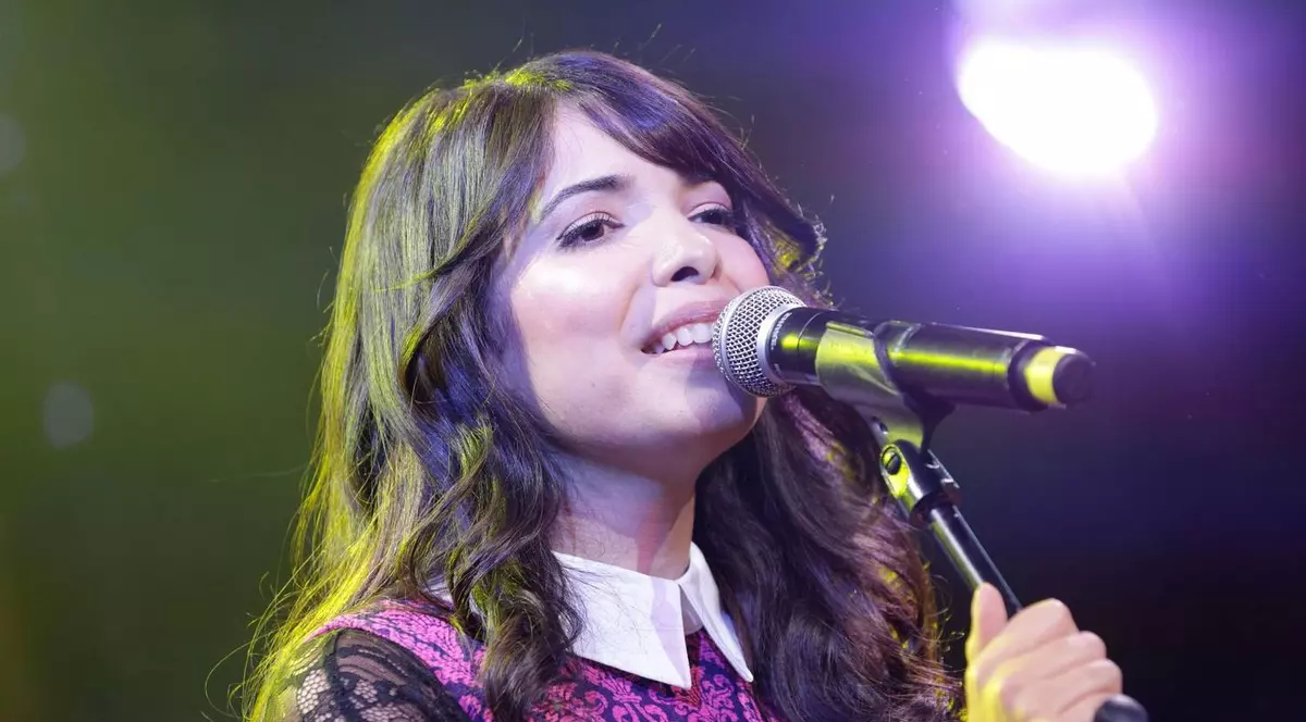 INDILA a ajuns la București. MESAJUL pe care artista momentului l-a transmis românilor