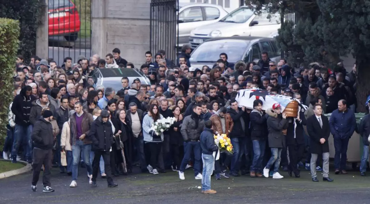 Trei ARESTAȚI în Spania după UCIDEREA unui fan. La funeraliile acestuia a fost puhoi de lume