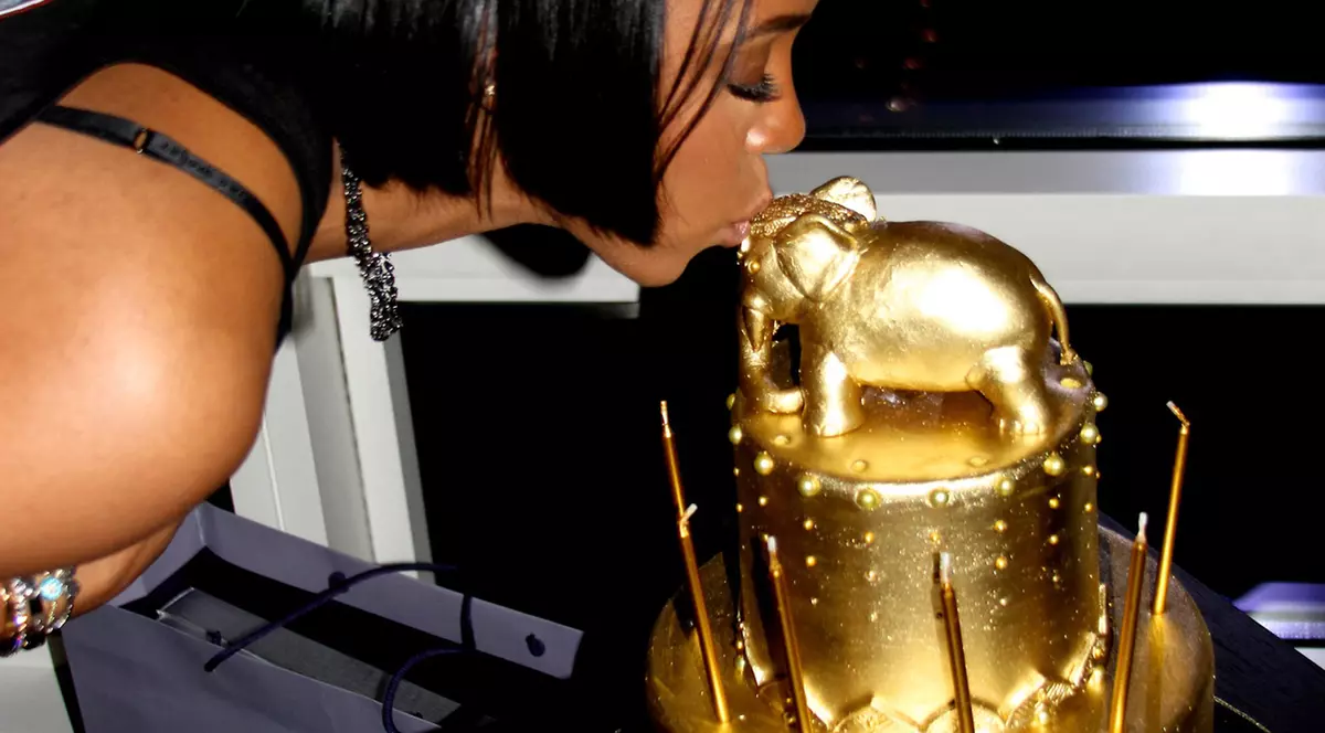 I-a MURIT MAMA! TRISTEȚE MARE pentru O CELEBRĂ CÂNTĂREAȚĂ! 