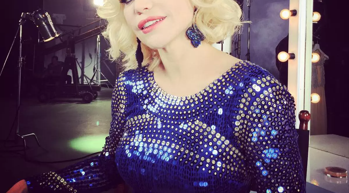 Loredana Groza, COMPLET NEMACHIATĂ! Îți place cum arată? | FOTO ÎN ARTICOL