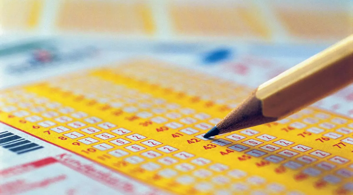 Cel mai DETESTAT PEDOFIL din America a CÂȘTIGAT la LOTO o adevărată AVERE