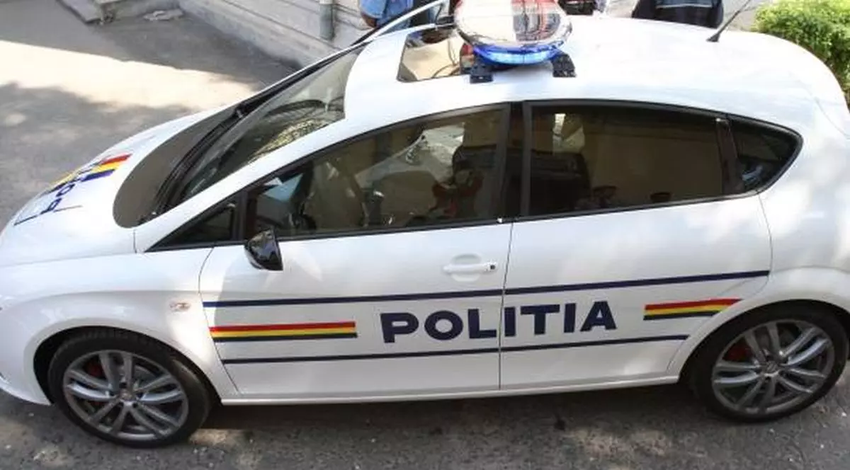 Doi bărbați, care VINDEAU peste 760.000 de PETARDE în SECTORUL 2 din CAPITALĂ, PRINȘI de POLIȚIE!