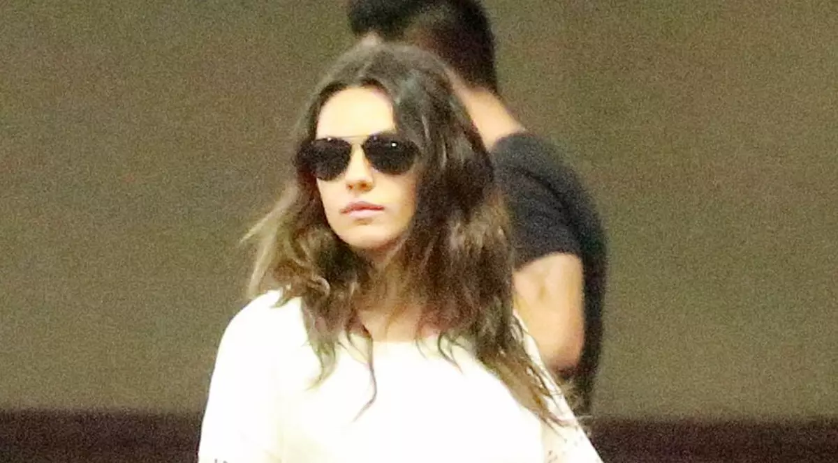 Mila Kunis îl responsabilizează pe Ashton Kutcher: "E vina lui dacă micuța ne face probleme la adolescență"
