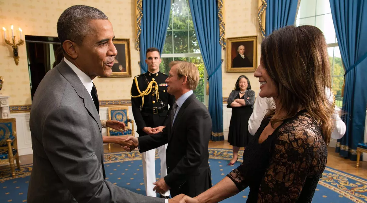 Nadia Comăneci și soțul ei, primiți călduros de familia OBAMA. Ce au făcut cei doi la Casa Albă