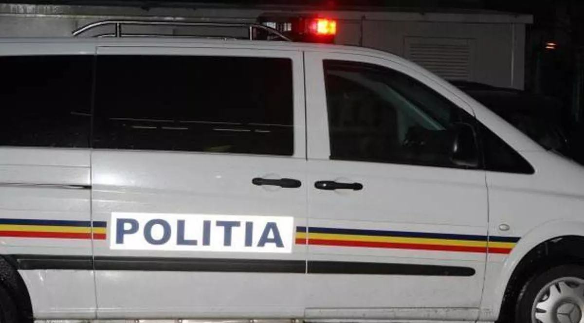 ACCIDENT STUPID la POLIȚIA CAPITALEI. UN AGENT a ajuns la spital, după ce A CĂZUT PE SCĂRI