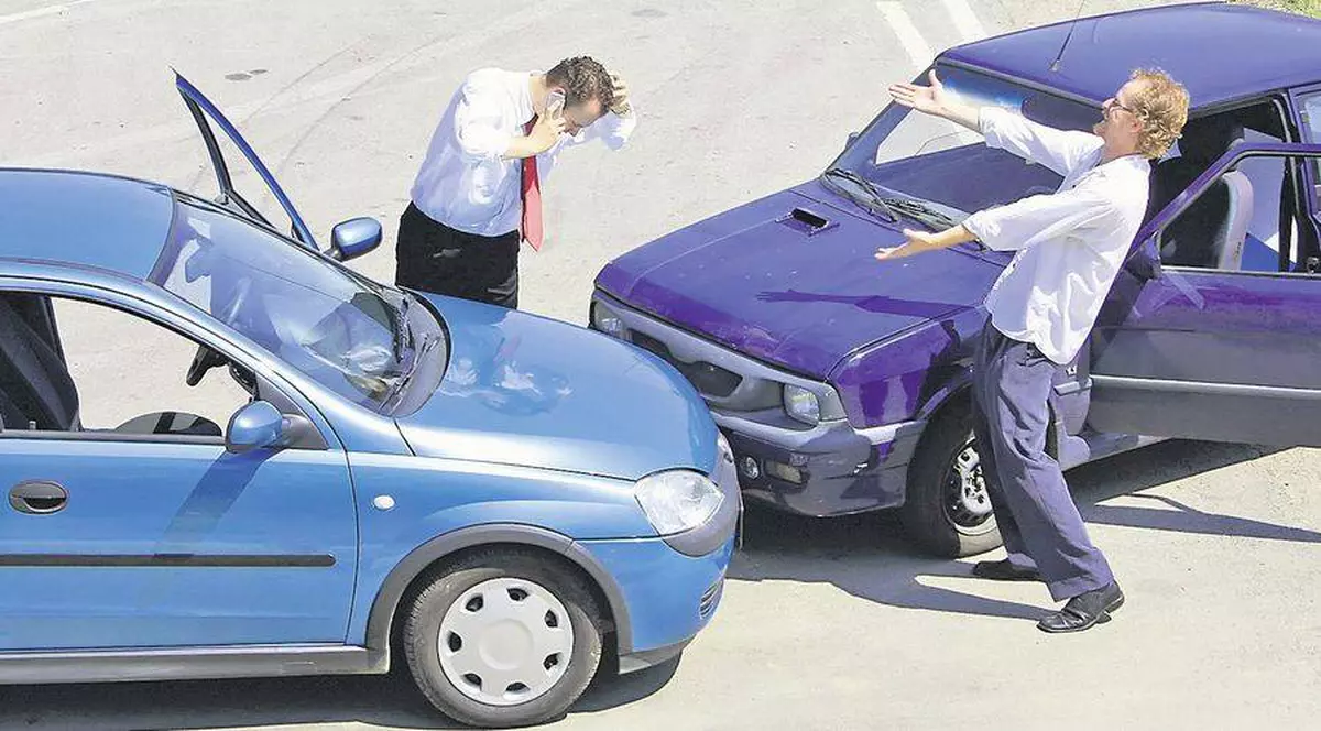 VREMURI GRELE pentru FIRMELE DE ASIGURĂRI RCA. Ce se întâmplă în PARLAMENT?