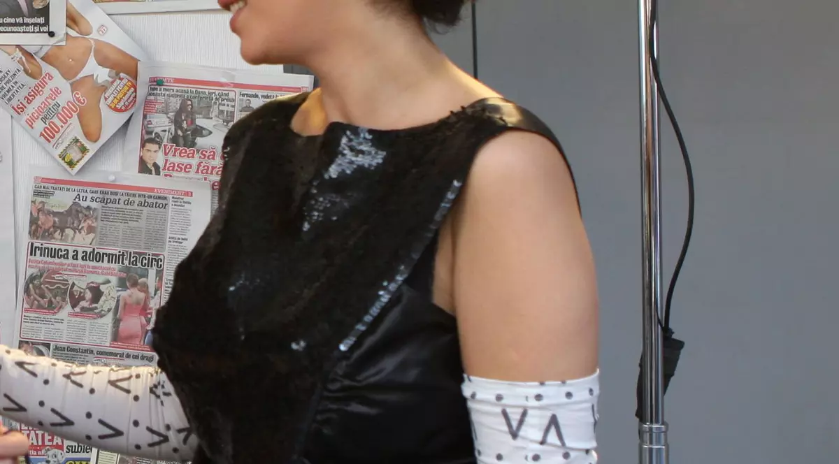 BOMBĂ! O artistă de la noi SE RECĂSĂTOREȘTE... CU FOSTUL SOȚ!