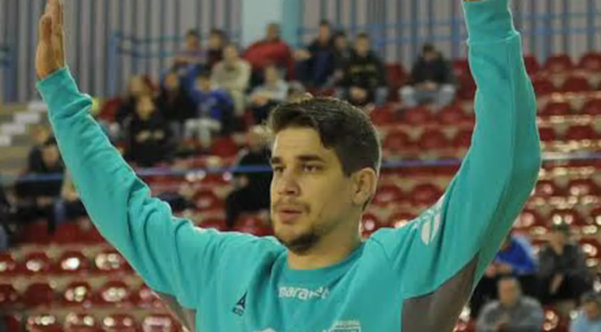 Minaur avansează în ”sferturile” Cupei