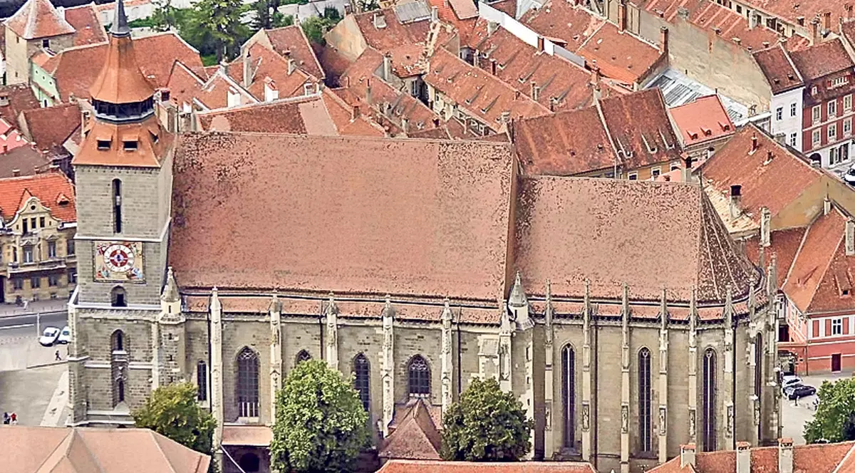 Faceţi poze cu biserica!