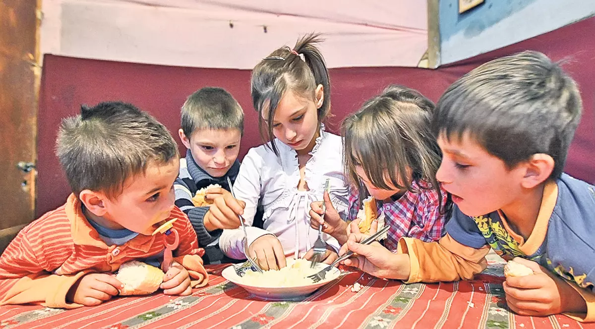 SUNTEM SĂRACI! 1 din 5 români SUFERĂ DE SĂRĂCIE