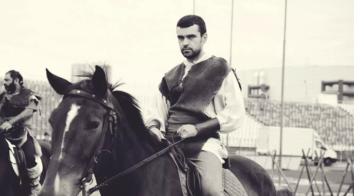 De pe scena Operei Române, direct în bătătură! Vlad Miriță s-a făcut fermier 