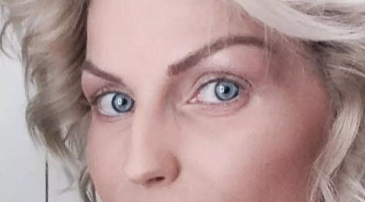 Oana Mareș o atacă dur pe Elena Udrea: ”Să se aleagă praful de ghetuțele ei roz!"