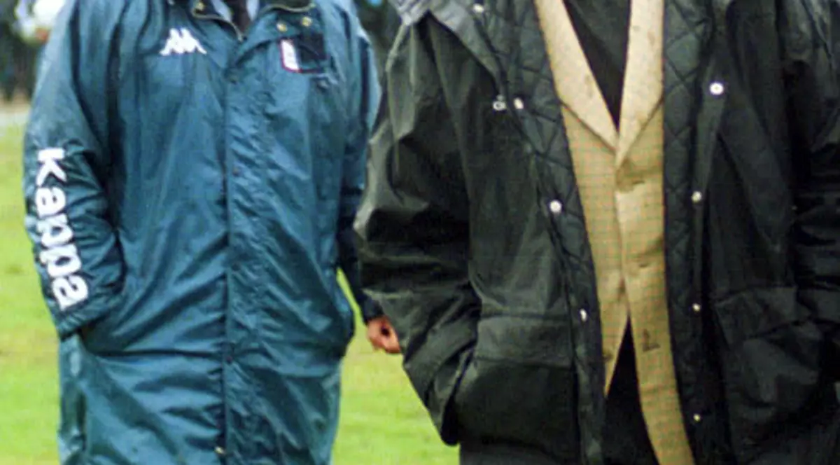 Păsările au dat buzna în cantonamentele lui Piţurcă şi Mircea Lucescu / FOTO