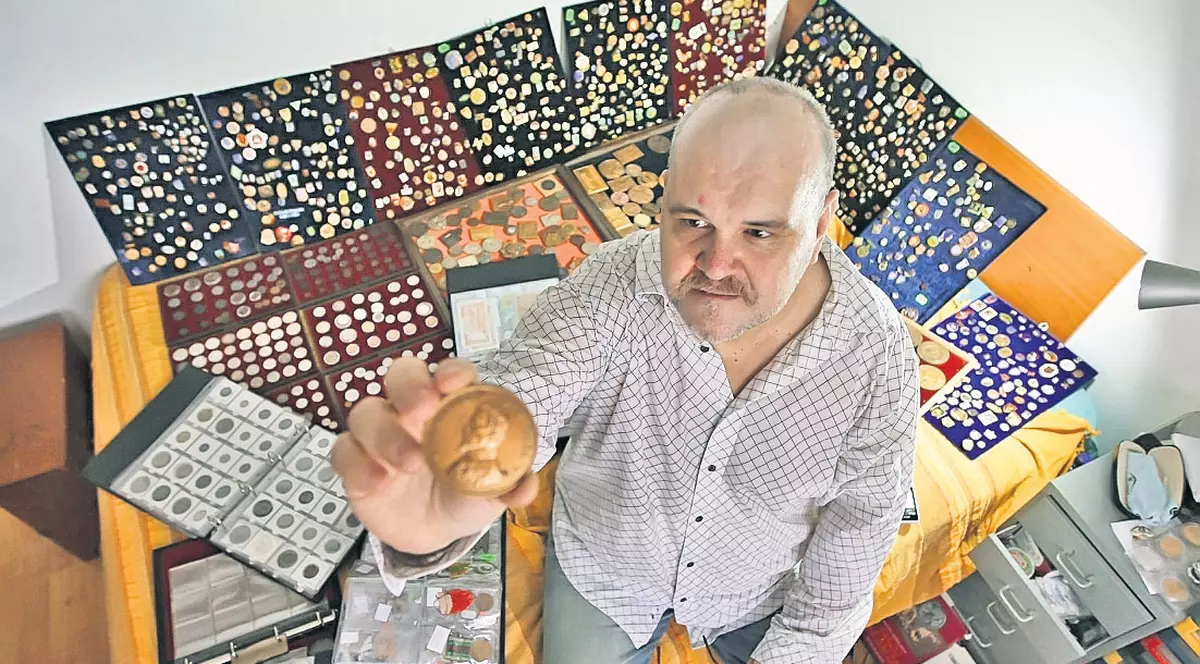 Și-a dat casa pe monede