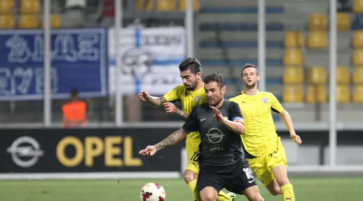 CULISE / De ce ar RENUNŢA Mutu ACUM la fotbal. Toate MOTIVELE