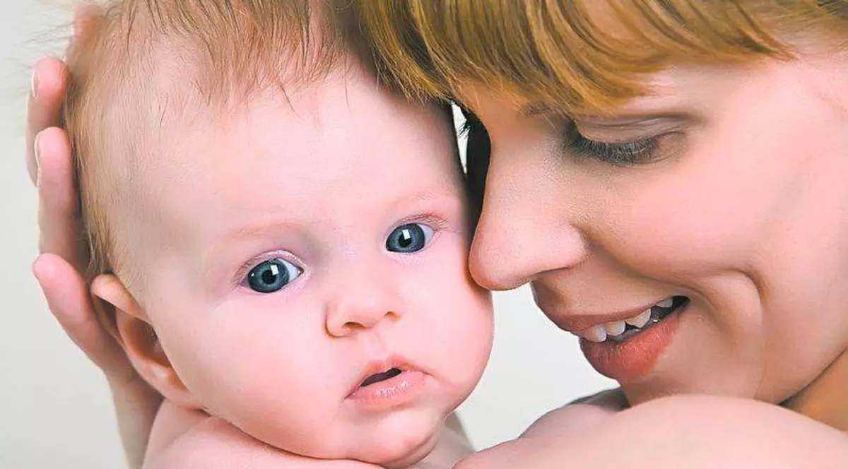 Cele mai POPULARE prenume alese de români pentru copiii lor în 2014