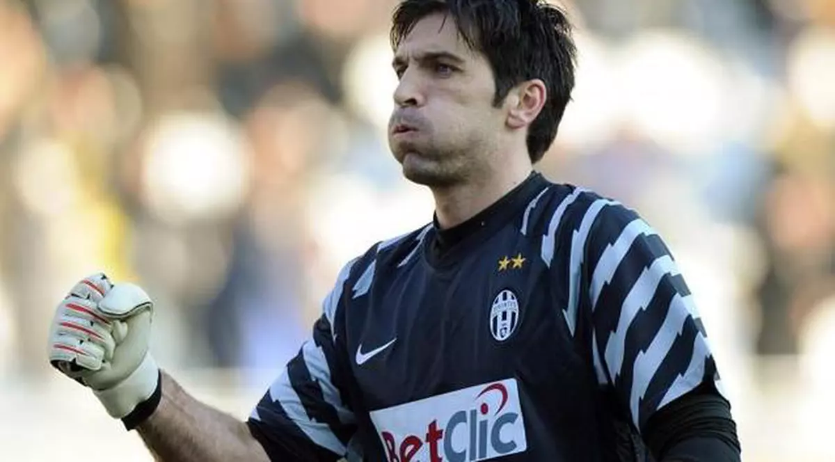 Dinamo și Petrolul se bat pe un portar de la Juventus!