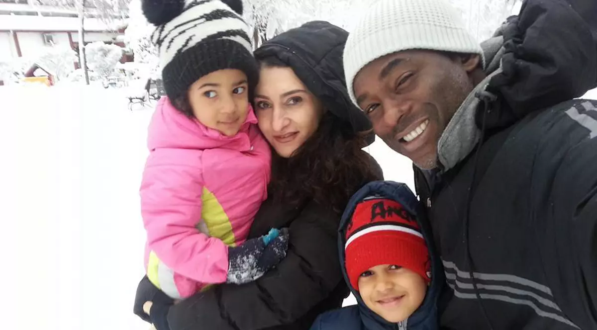EXCLUSIV | Sosia oficială a lui Wesley Snipes, solistul Lennox "Buppy" Brown, are doi copii în România!