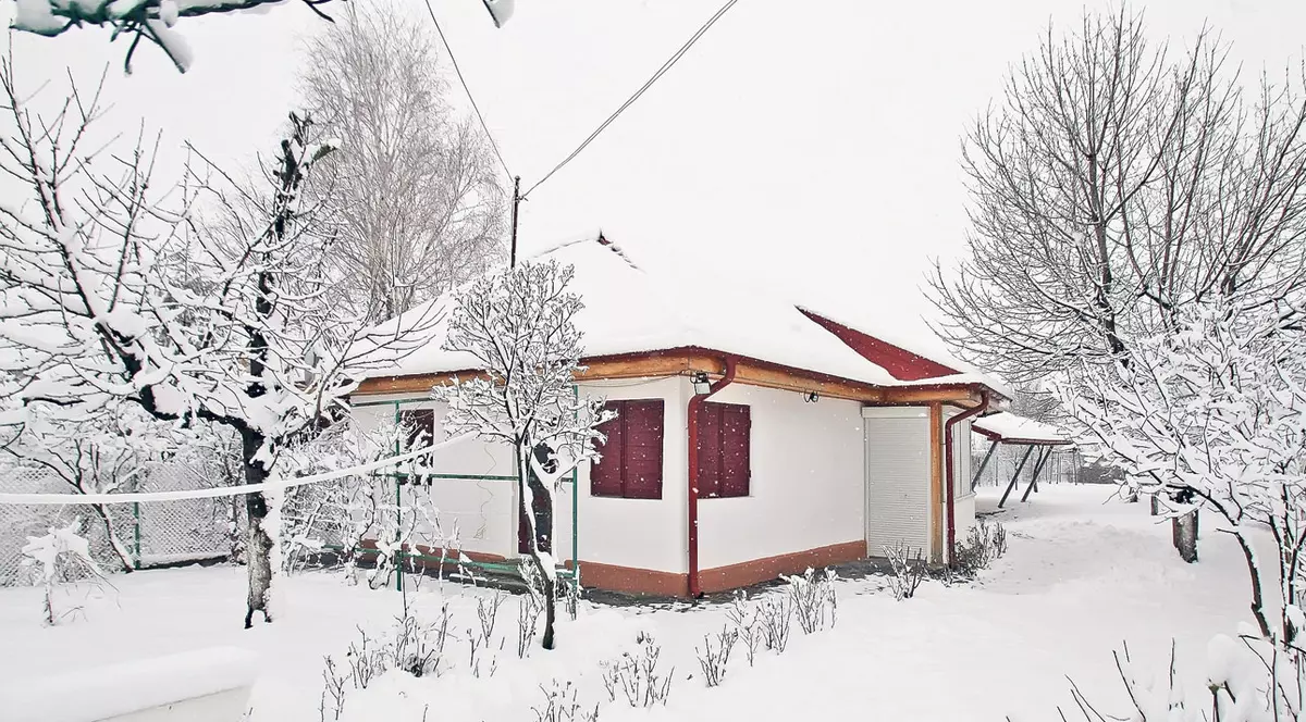 Casa de vacanţă a lui Iovan, vândută pe 35.000 €? Acolo îi plăcea regretatului pilot să-și petreacă verile | EXCLUSIV