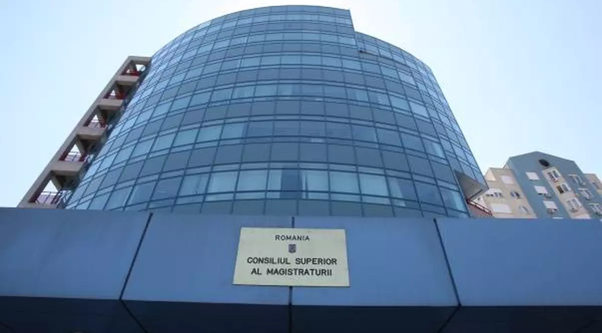 Consiliul Superior al Magistraturii stabileste termenul pentru cercetarea disciplinară a trei procurori DNA.