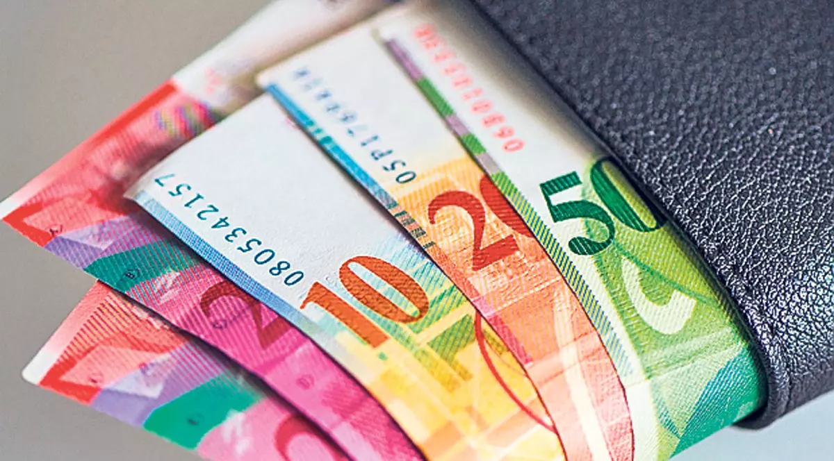 Două mari VEDETE de la noi, VICTIMELE creșterii francului elvețian. Riscă să rămână FĂRĂ CASĂ