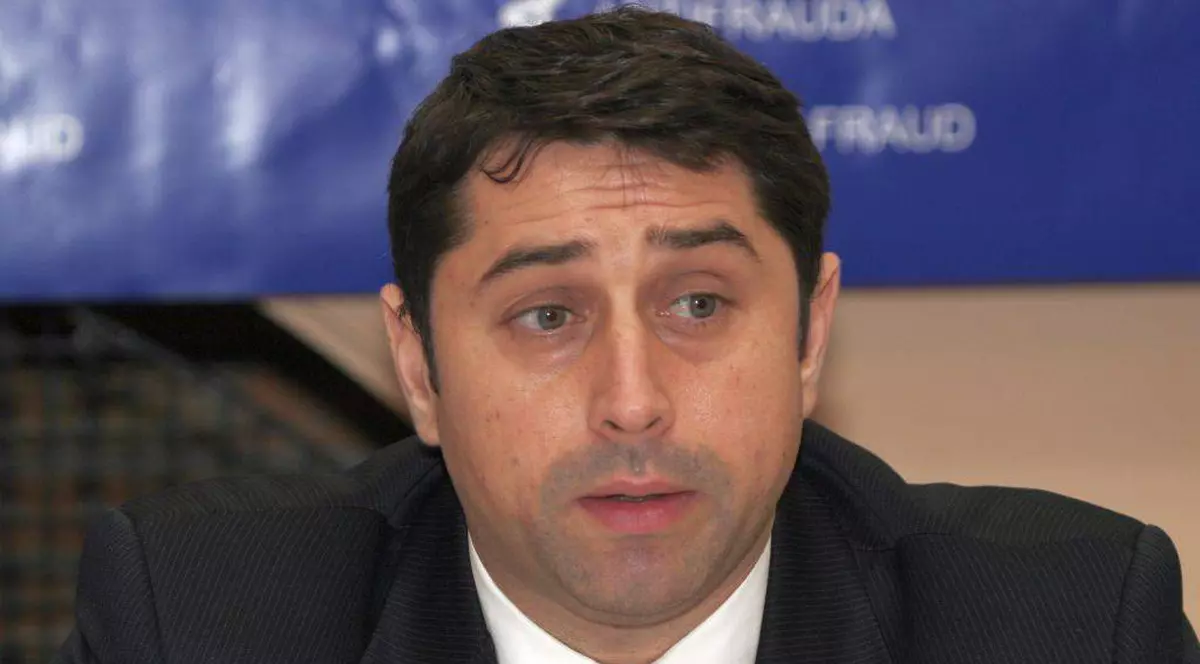 CRISTIAN DAVID, fost ministru de interne, REŢINUT. Ministrul despre șpagă: ”Era mai bine dacă era în lei!”