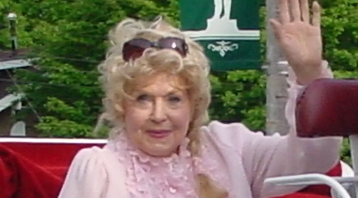 DOLIU la HOLLYWOOD. Celebra ACTRIȚĂ DONNA DOUGLAS a MURIT