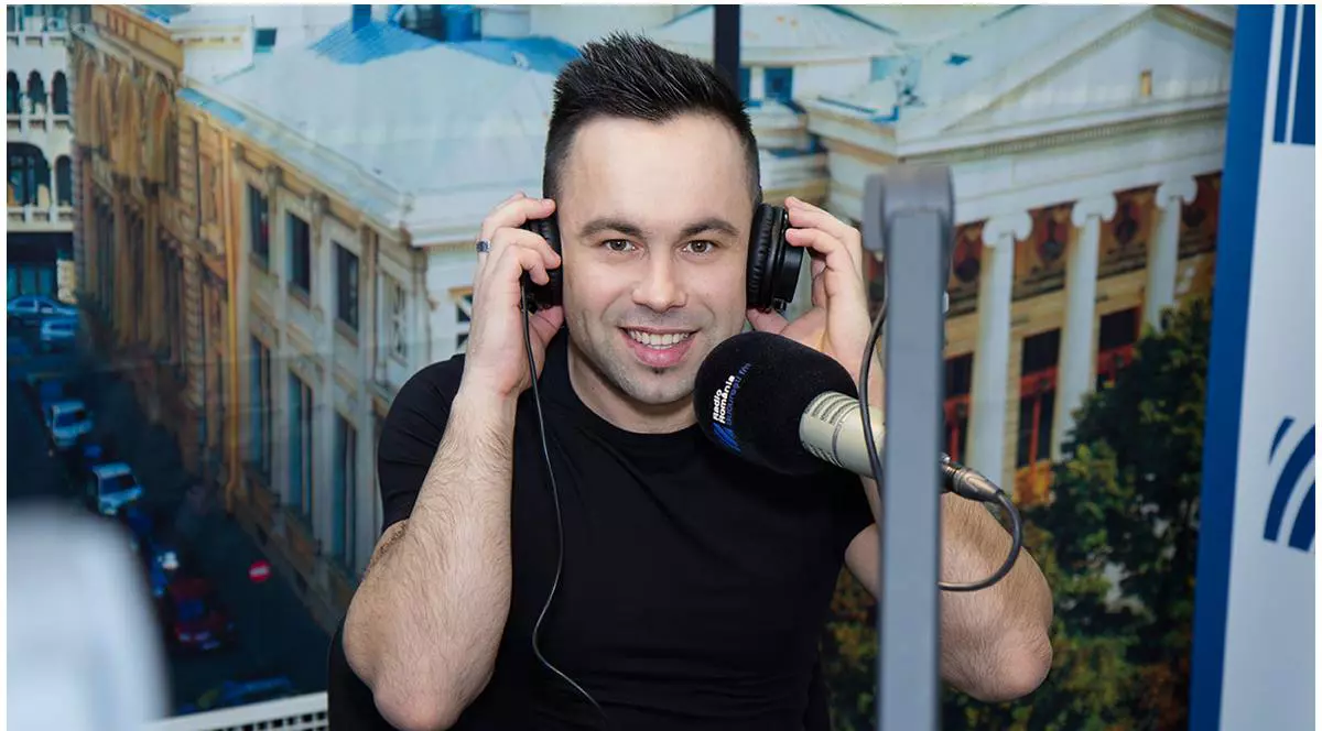 PREMIERĂ LIBERTATEA.RO | EL Radu lansează “Lunatica mea” şi în România