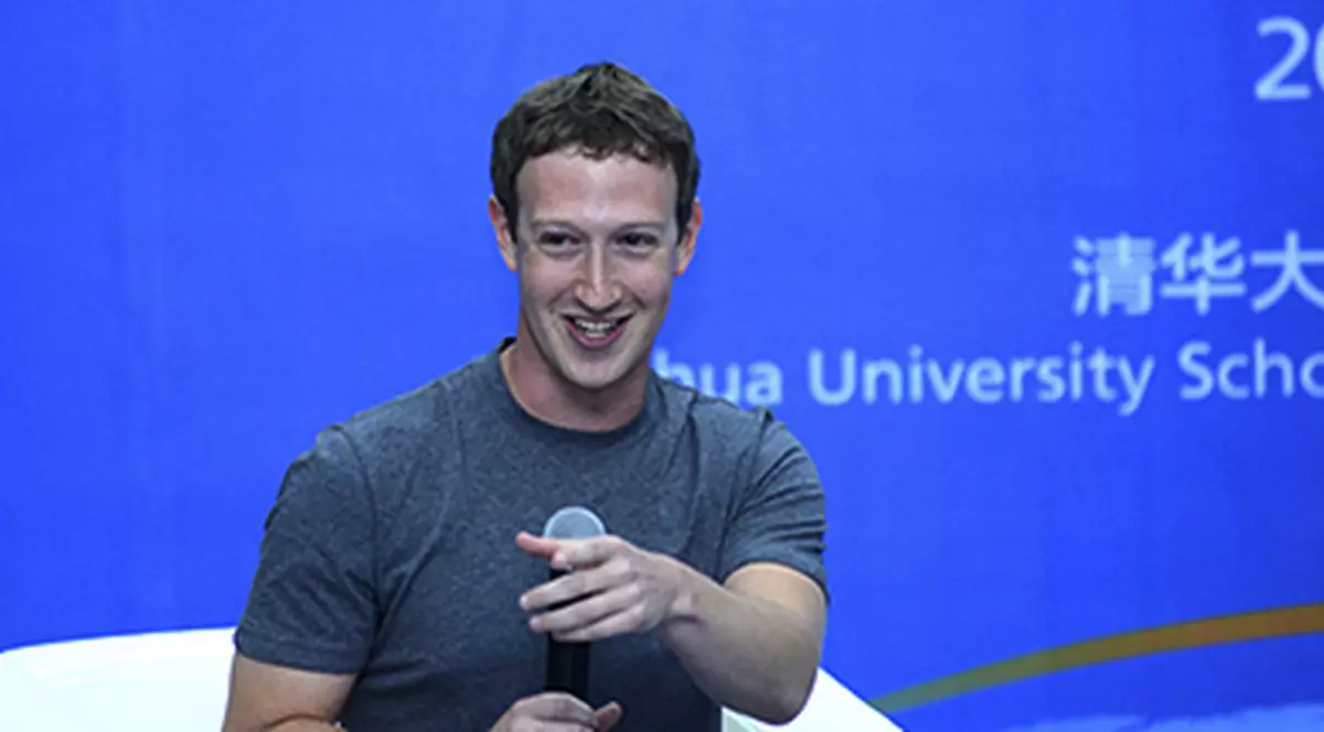 FACEBOOK face ANGAJĂRI. Se caută 1200 de oameni