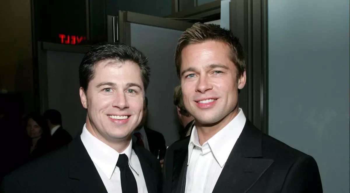 El e fratele lui Brad Pitt! Seamănă?