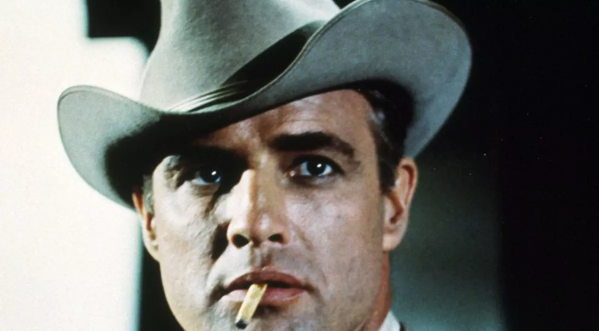 REVOLTĂ în CINEMATOGRAFIE. Legea care vrea să INTERZICĂ fumatul în FILME