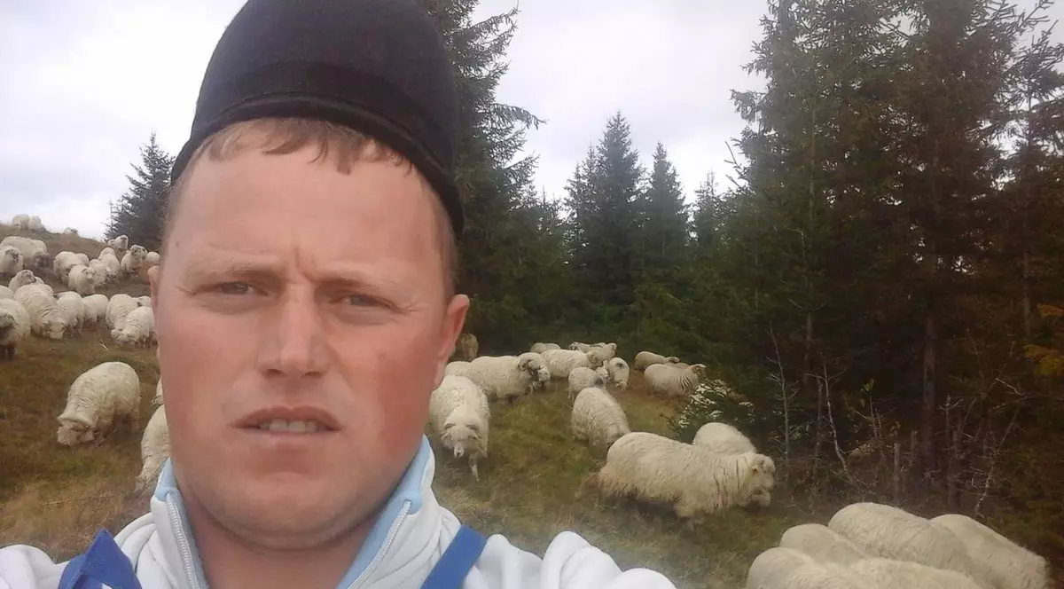 Îl mai ții minte pe GHIȚĂ CIOBANUL? Uite s-a ales de baci după ce n-a mai apărut la TV