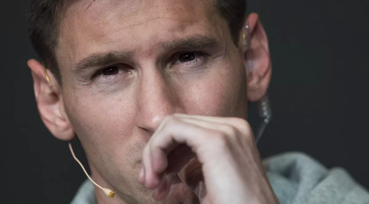 Leo Messi, îmbrăcat strălucitor la decernarea Balonului de Aur / VIDEO