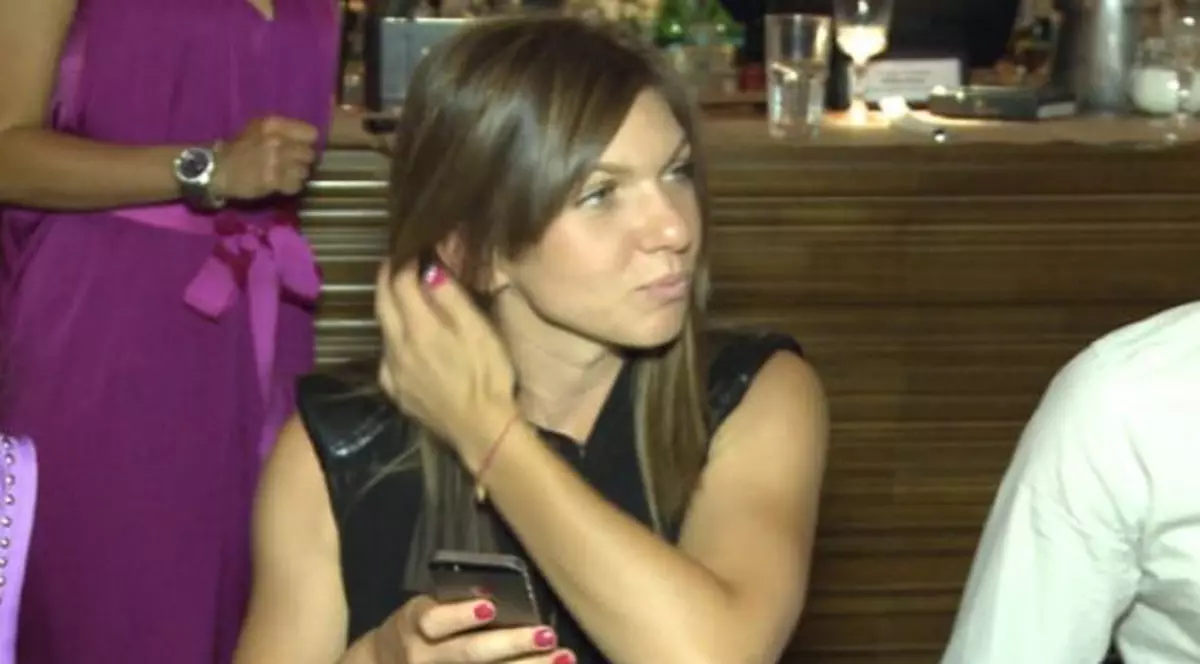 Simona Halep are un iubit! Tatăl acestuia este un oficial al Stelei! ^Cum a comentat sportiva zvonurile unei posibile legături de rudenie cu familia omului de încredere al lui Gigi Becali!
