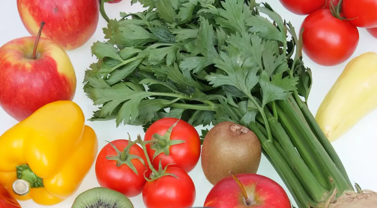 Alimente SĂRACE ÎN CALORII care te vor face SĂ TE SIMȚI SĂTUL