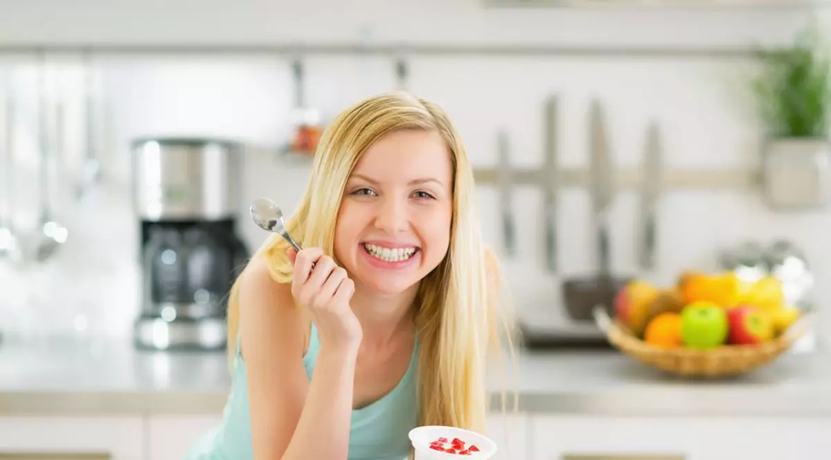 Cerecetătorii se jură: iaurtul probiotic e cheia fericirii feminine