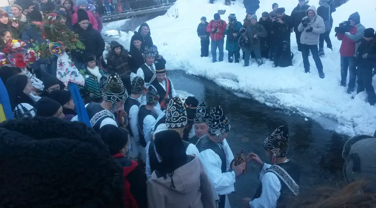 Ionii din Sibiu au fost scăldați la minus 15 grade | GALERIE FOTO
