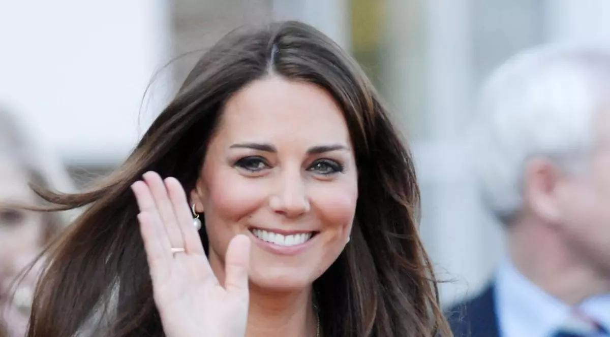 A DETRONAT-O pe Kate Middleton. Ea a fost desemnată SIMBOLUL FRUMUSEȚII FEMININE în 2014 