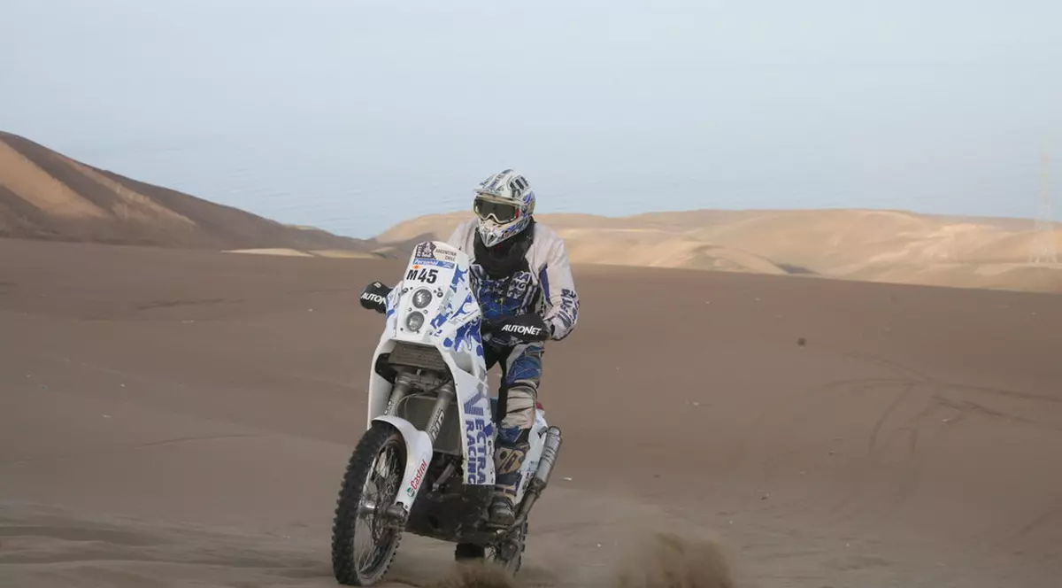 A început Dakarul. Ce locuri au ocupat Gyenes și Butuza în prima etapă. ”Nu se vedea nimic!”