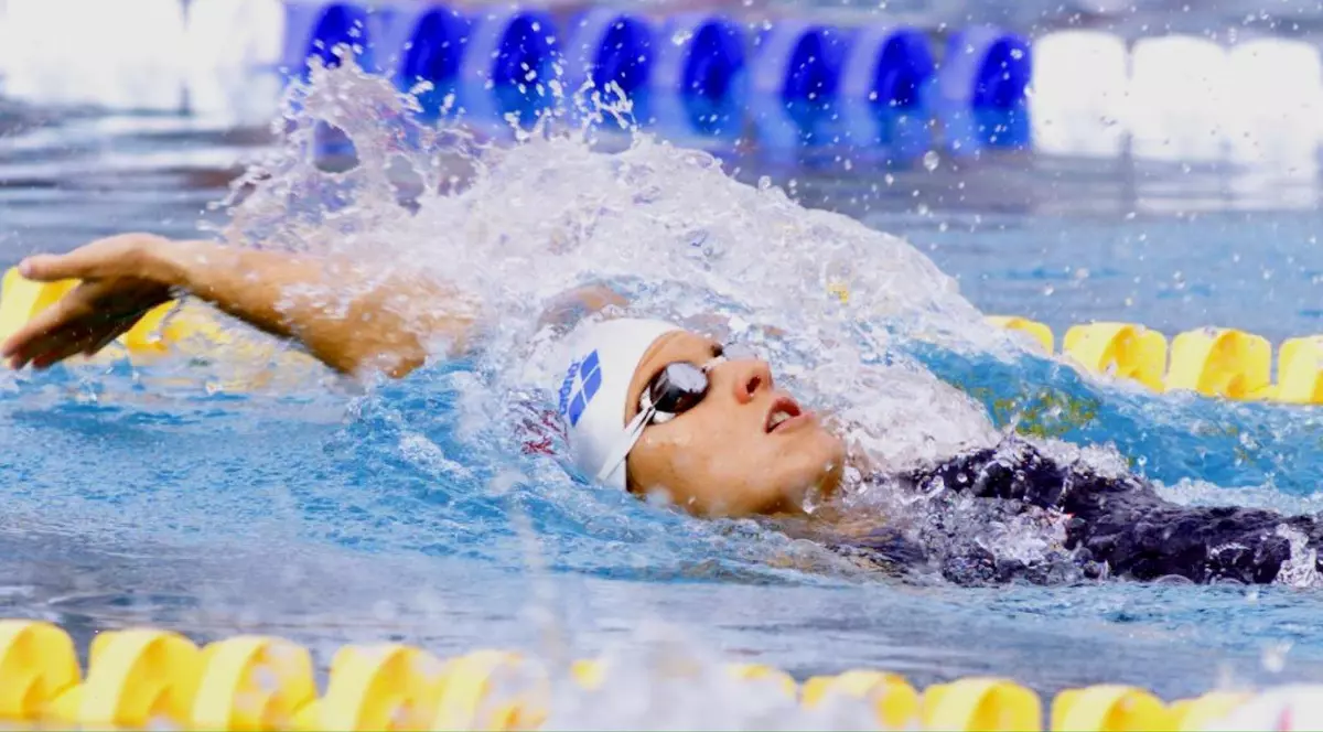 O româncă ar putea ajunge şef la Federaţia Franceză de Nataţie