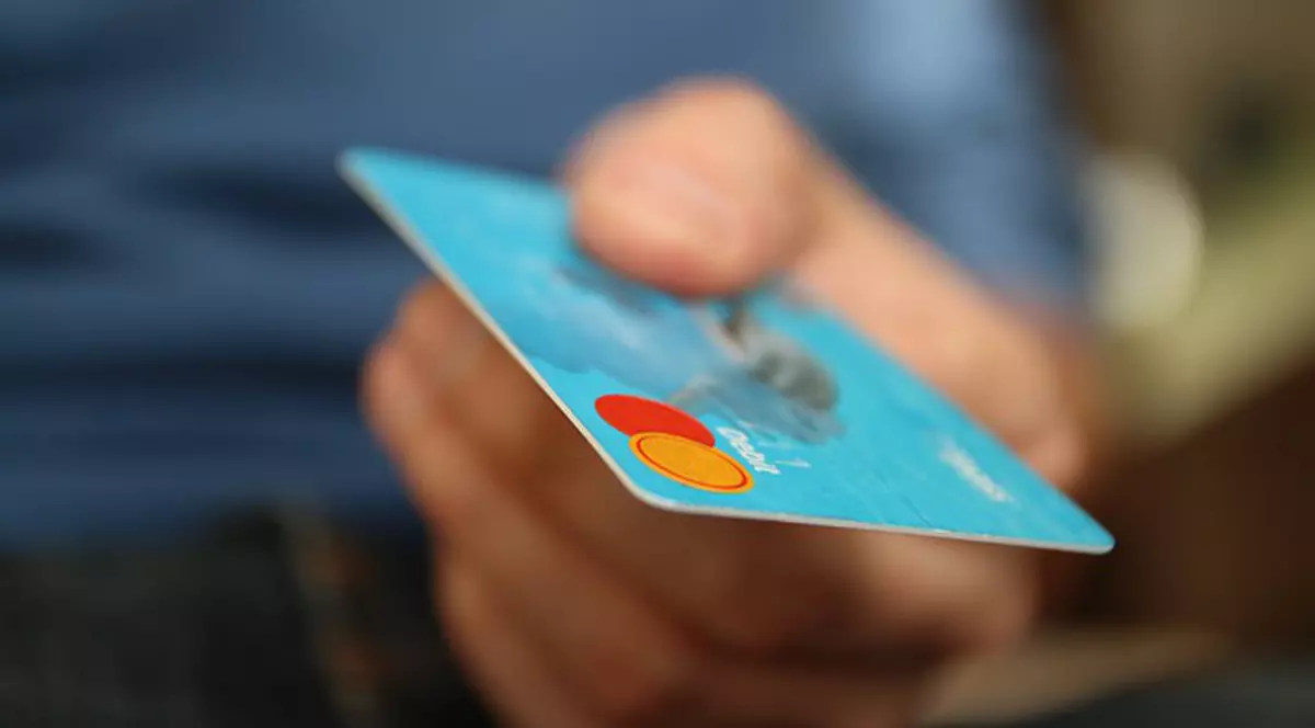 DISPAR banii cash. Află unde și în cât timp