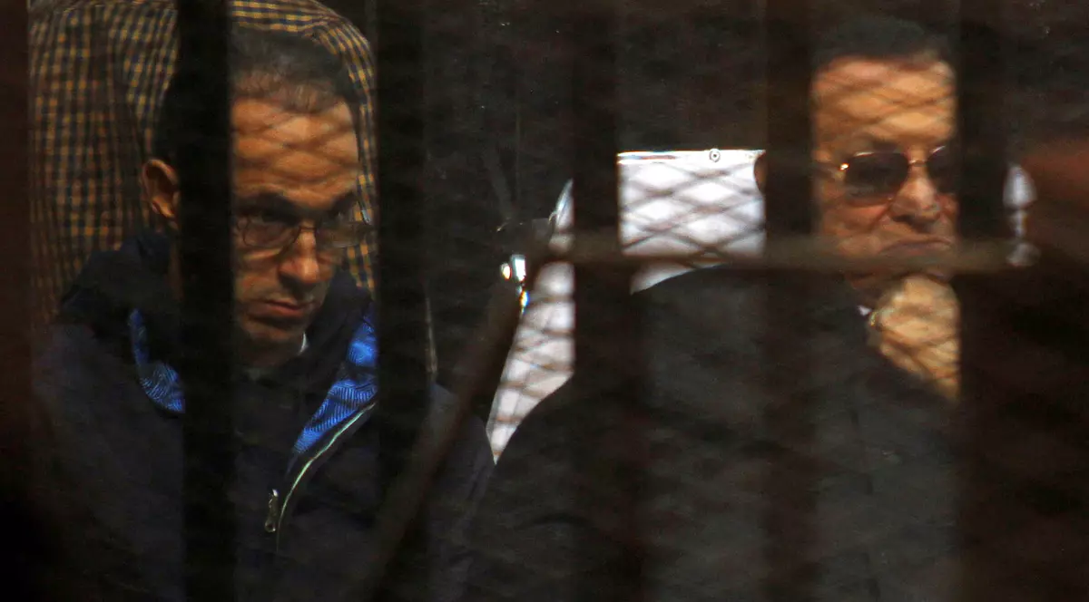 Fostul dictator al Egiptului va fi rejudecat! Condamnarea lui Mubarak a fost anulată!