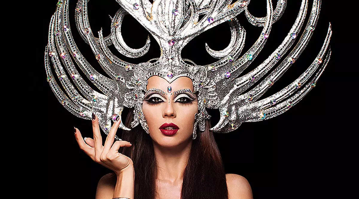 A ”COMIS-O” din nou! Oana Craioveanu, prietena Lorei, A POZAT APROAPE GOALĂ | FOTO