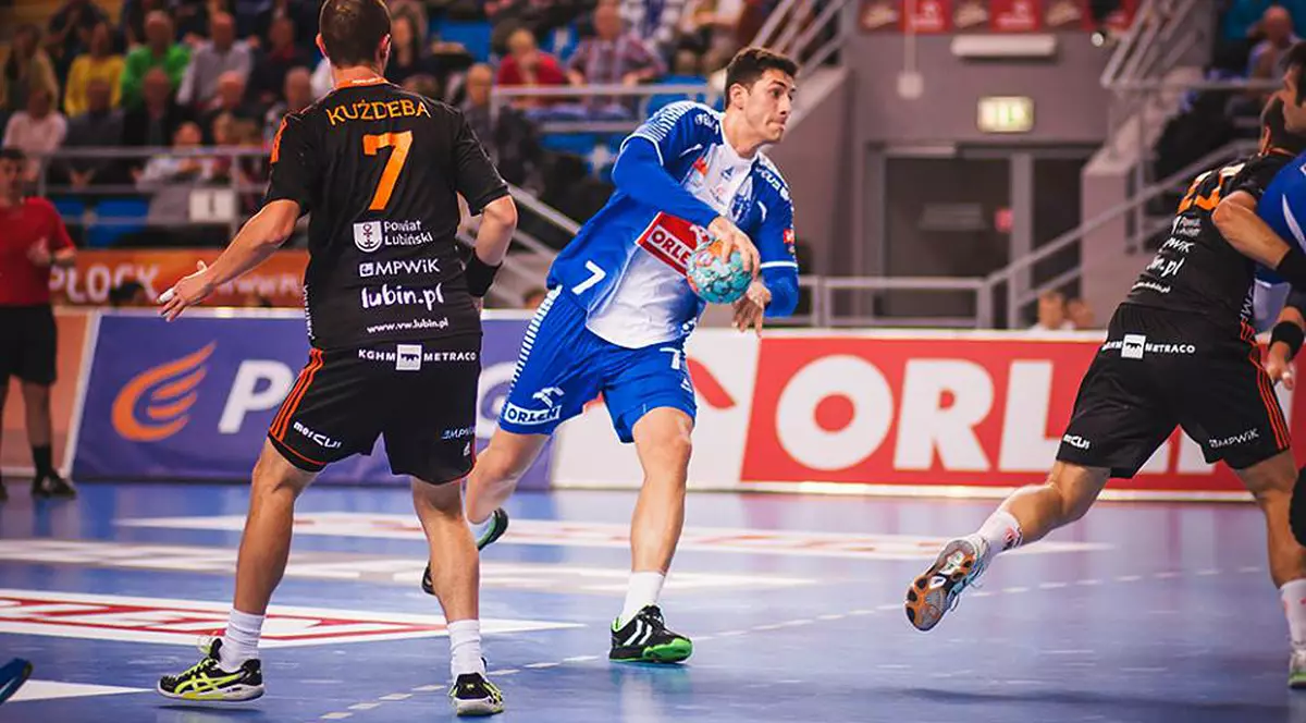 Destinul a lucrat pentru Dan Racoţea! Profesoara a venit acasă și a somat-o pe mama lui să-l lase la handbal. ”Nu-i închei media!”