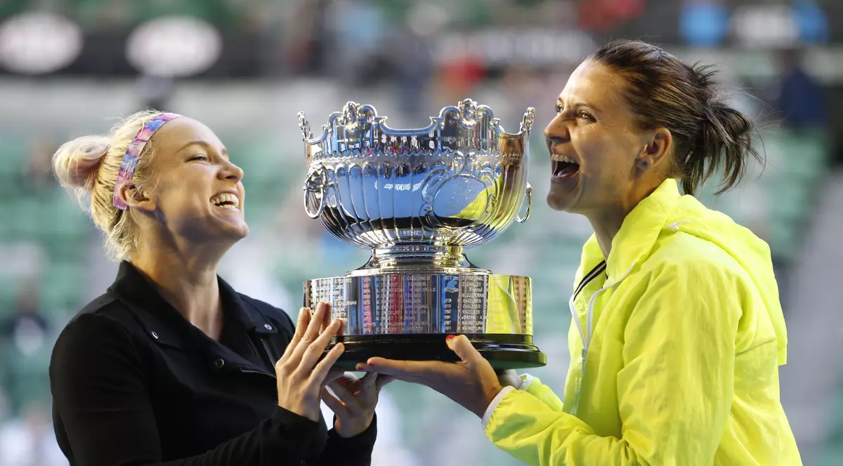 Lucie Safarova/ Bethanie Mattek-Sands, învingătoare în proba de dublu feminin la Australian Open