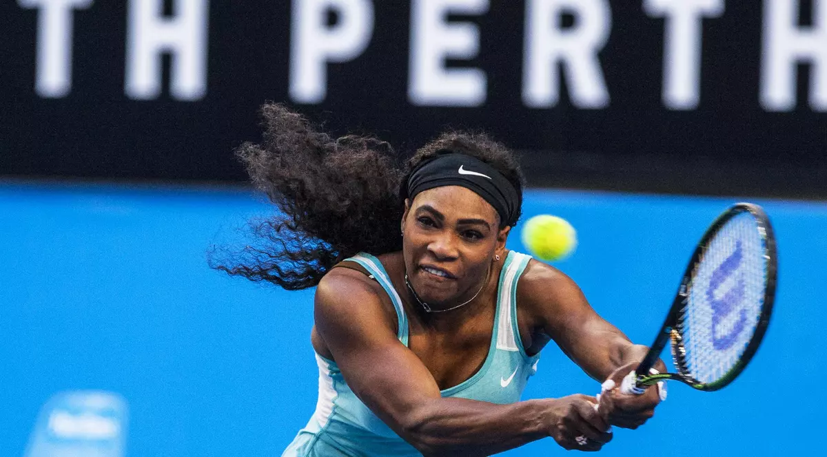 Serena Williams se apropie de titlu la Australian Open. Venus out!