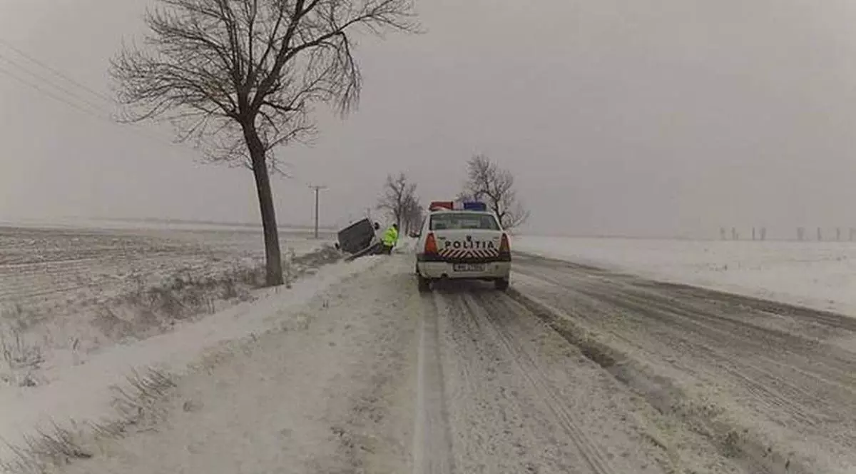 CNAIR: Șoferii ar trebui să aibă mașinile echipate de iarnă