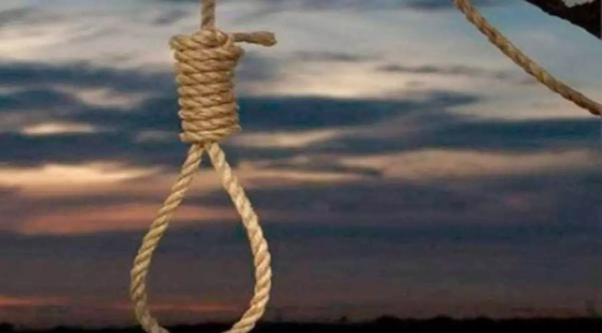 O adolescentă s-a sinucis în Suceava